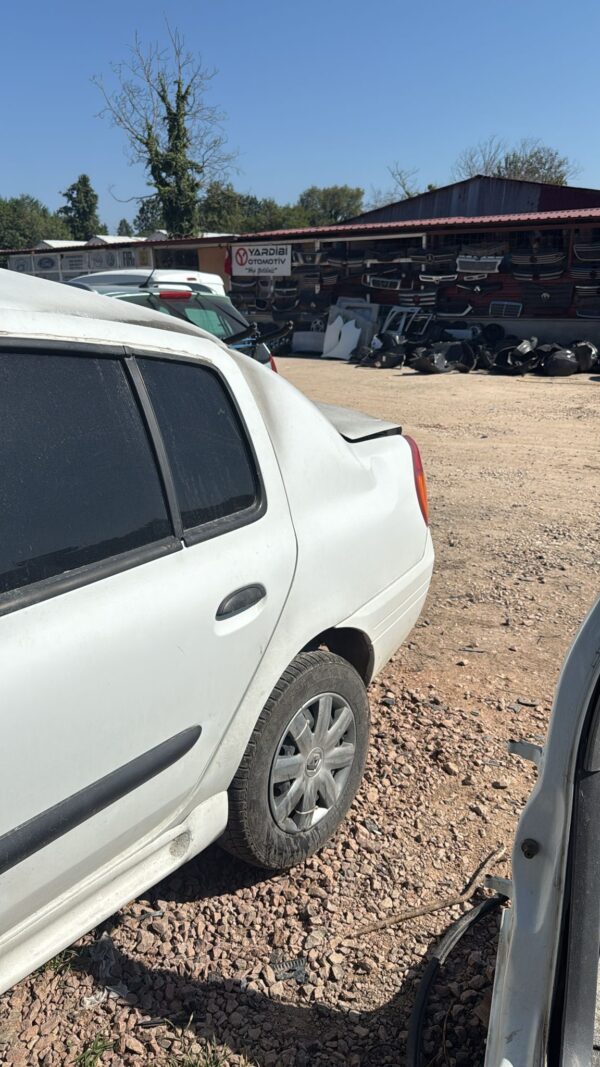 Clio 2 sağ sol arka çamurluk