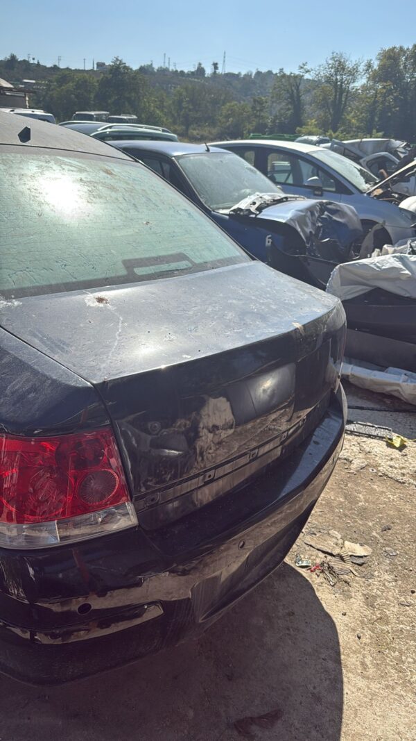 Astra h sedan bagaj kapağı