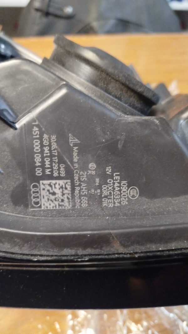 Audi A6 sağ far sıfır orjinal 4g0941044m