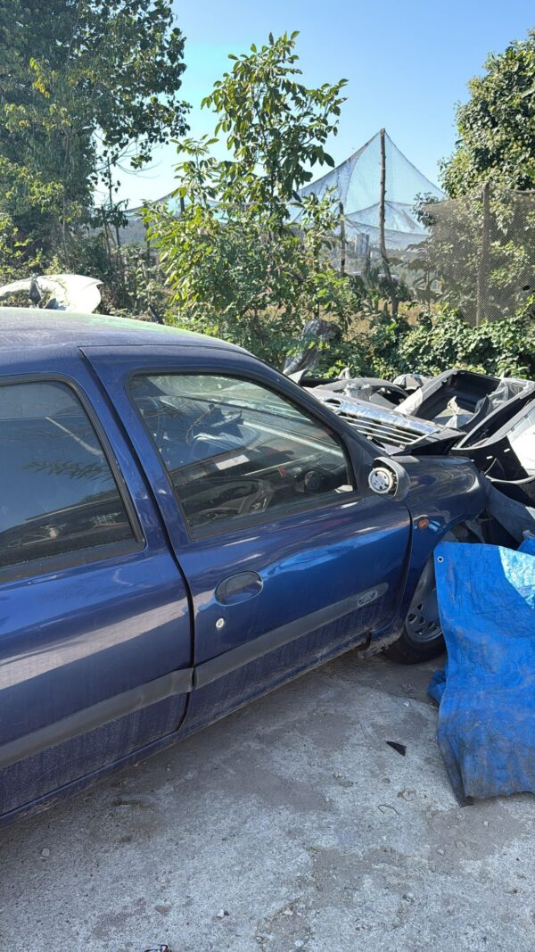 Clio 2 sağ ön kapı