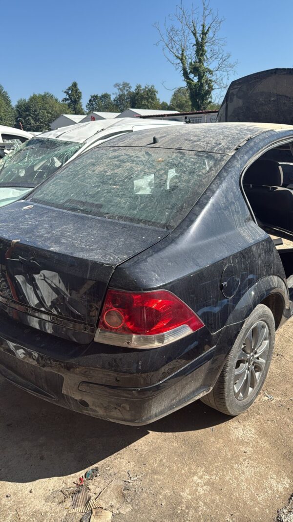 Astra h sedan sağ arka çamurluk