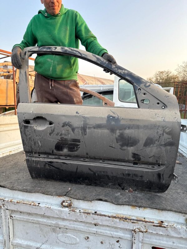 Renault Laguna 2 sağ ön kapı
